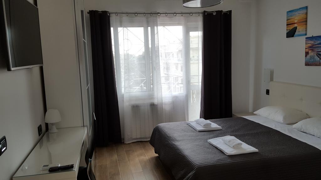 Luce Di Luna Luxury Suites Guest house