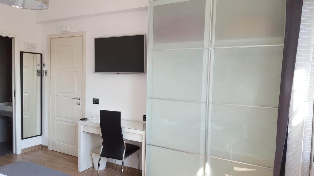 Luce Di Luna Luxury Suites *